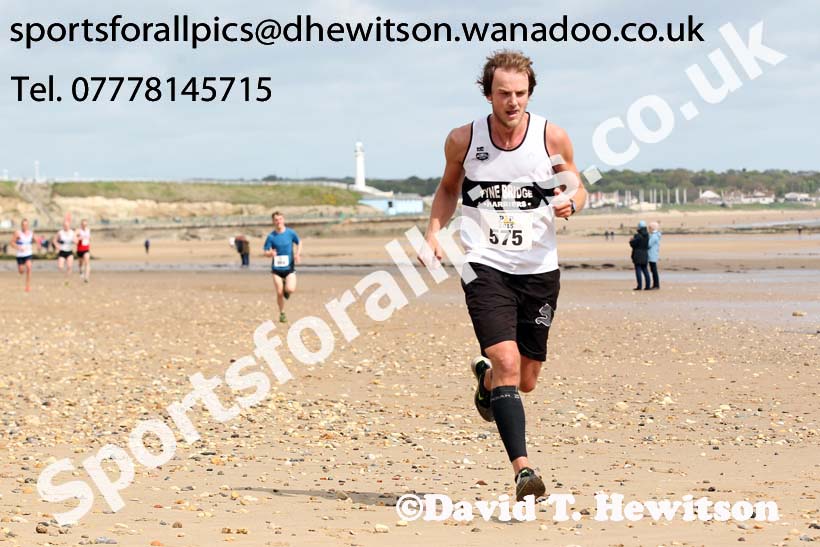 Pier to Pier, South Shields to Roker. Photo: David T. Hewitson/Sports for All Pics
